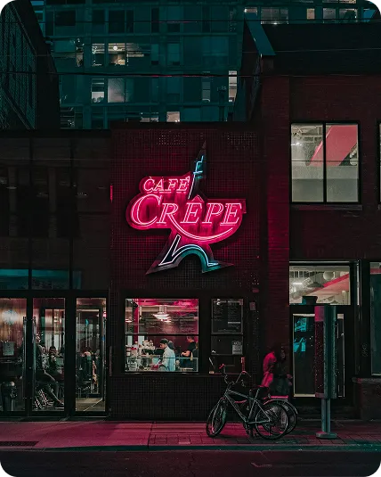Cafe Crepe con letras de neón LED